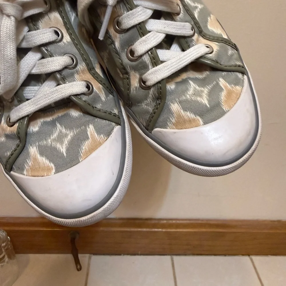 Coach | Olive Green and White Barrett Sneakers size 9.5